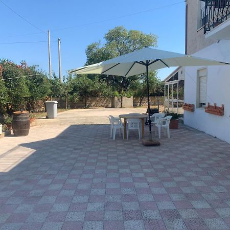 Il Casello Country House Parcheggio Gratuito شاكا المظهر الخارجي الصورة