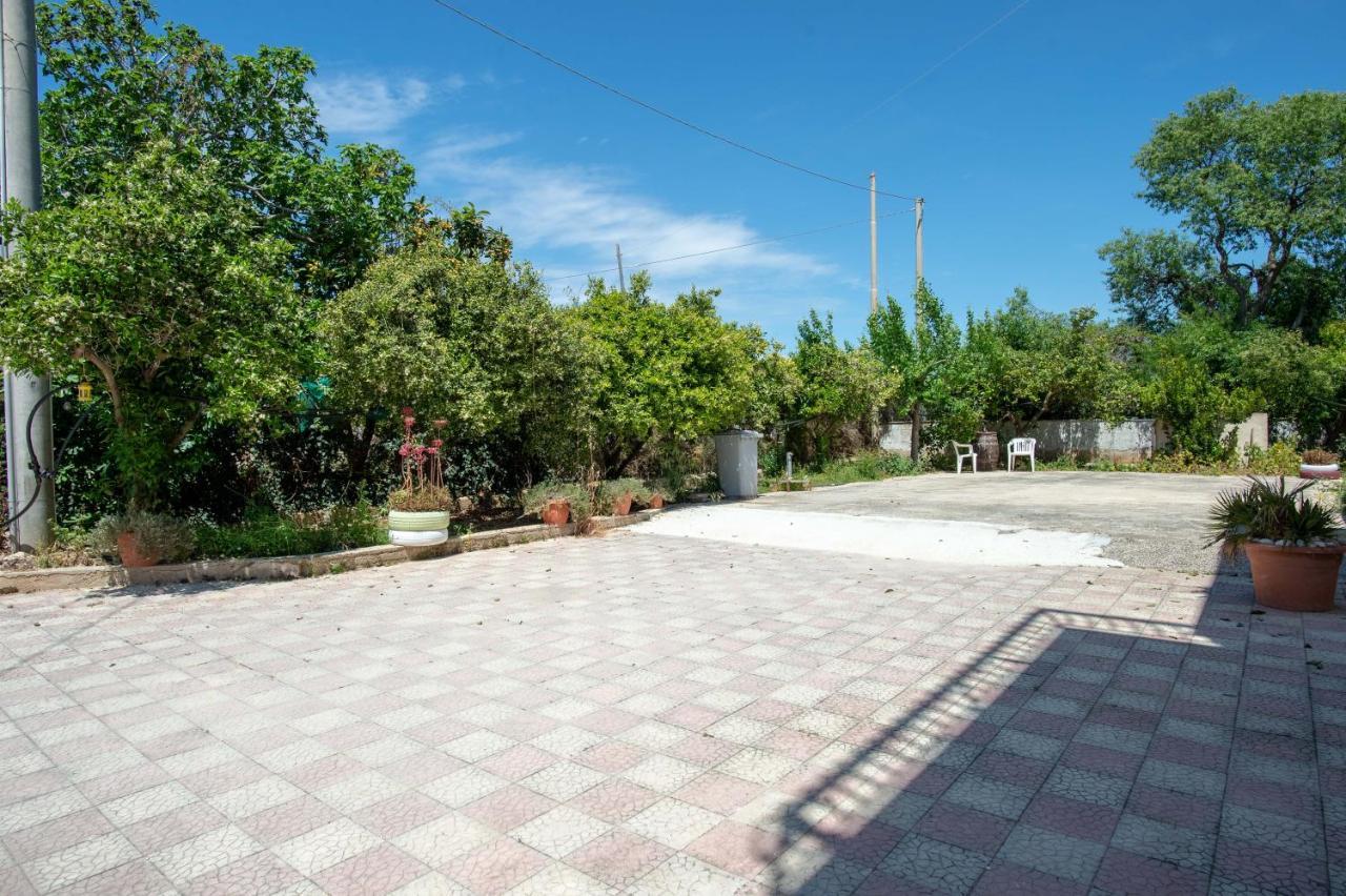 Il Casello Country House Parcheggio Gratuito شاكا المظهر الخارجي الصورة